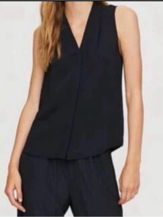 Babaton Tops - Babaton Black Sleeveless power blouse